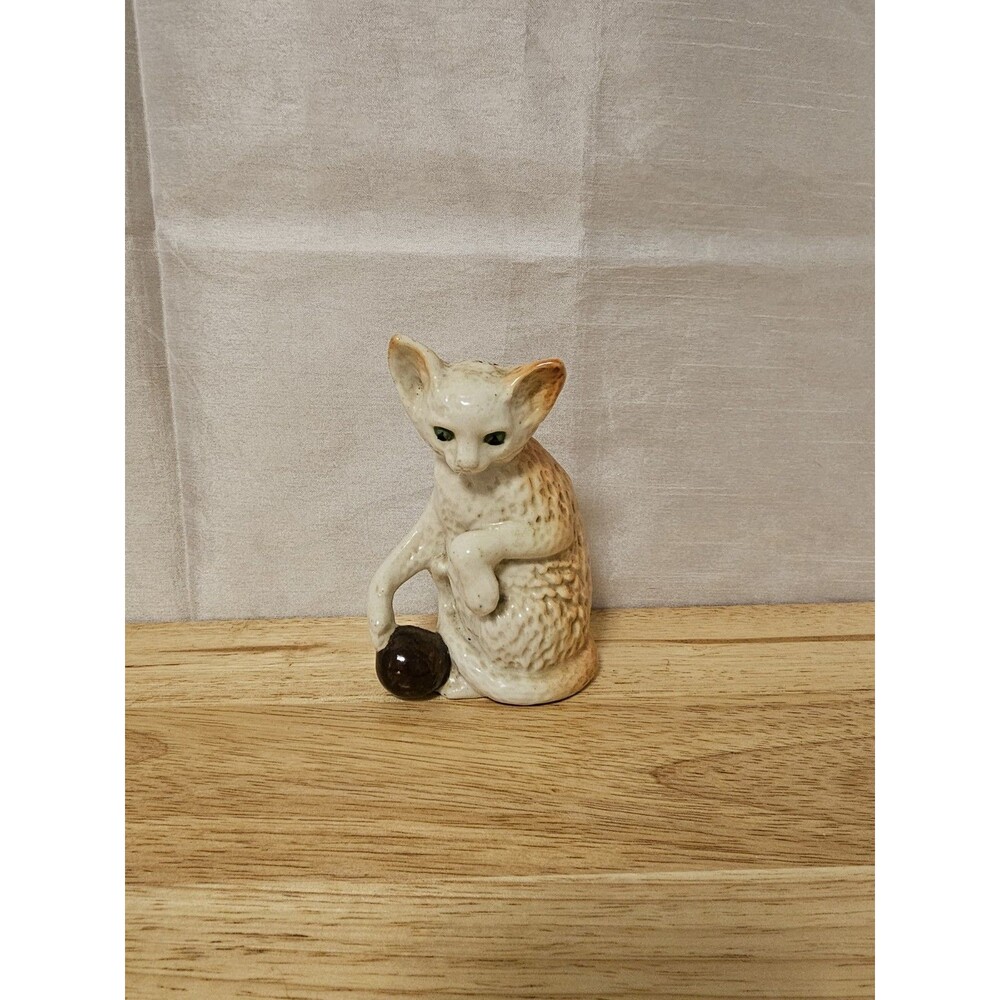 Collectable Cat with Ball Bank